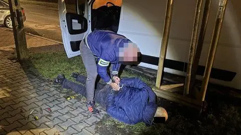 Już mieli odjeżdżać kradzionym busem. Złapani "na robocie"