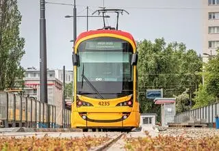 Pierwszy tramwaj "pod prądem" przejechał nową trasą