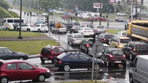 Kałuża zablokowała wjazd na trasę