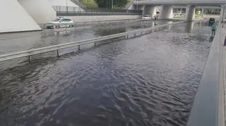 Przejazd pod torami został zalany