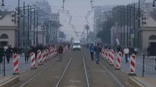 Wstrzymany ruch samochodów i tramwajów na moście