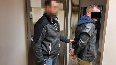 Policja: miał cztery promile, prowadził karawan, który wcześniej ukradł