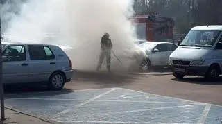 Pożar samochodu przy alei Niepodległości