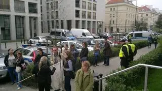 Protest przed biurem edukacji