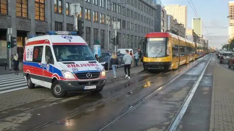 "Zmarł pasażer tramwaju". Ruch w Jerozolimskich był wstrzymany