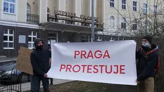 Protest przed Szpitalem Praskim