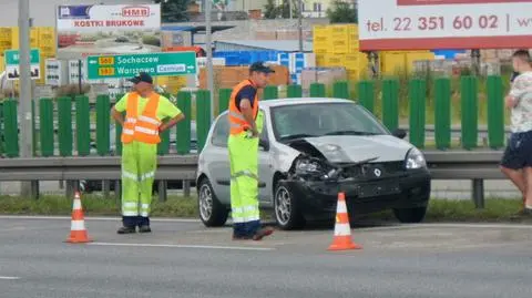 Drobna kolizja, ale duże utrudnienia. Zderzenie na trasie S8