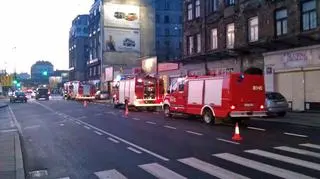 Pożar przy Targowej 19 - fot. Lech Marcinczak/tvnwarszawa.pl