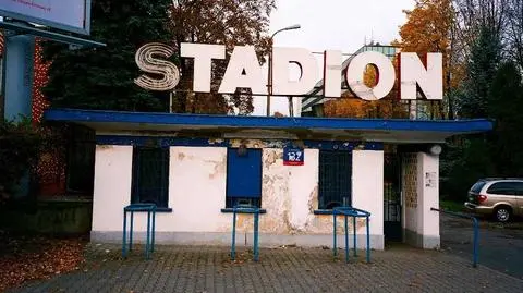 "Zasłużone dla Warszawy kluby upadają w atmosferze poniżenia"