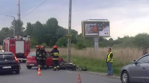 Motocykl zderzył się z osobówką