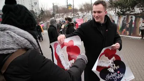 Walentynki: Młodzież Wszechpolska promuje patriotyzm