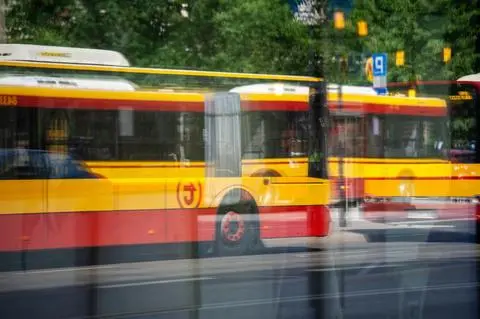 Specjalne linie autobusowe wyjadą na ulice w dniu rocznicy wybuchu Powstania Warszawskiego