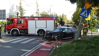 Zderzenie busa z samochodem osobowym w Ursusie