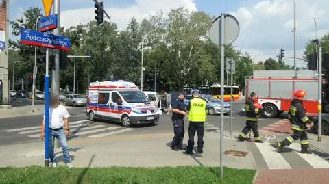 Zderzenie na Bielanach. Jedna osoba w szpitalu 