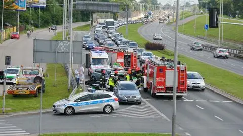 Trzy auta zderzyły się na Wale Miedzeszyńskim