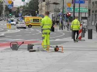 Prace przy skrzyżowaniu ulic Kruczej i Widok