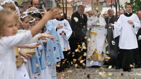 Kardynał Nycz: Służba rodzinie to priorytet