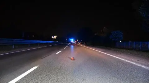 Policja: nie miał prawa jazdy, po potrąceniu pieszego odjechał. Później zadzwonił na komisariat, ale w innej sprawie