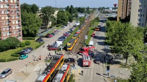 Zderzenie tramwaju i auta. Utrudnienia trwały prawie 10 godzin