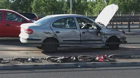 Korek na moście Grota. Zderzenie czterech aut 