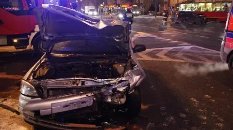 Kolizja na Ochocie. Trzy rozbite auta