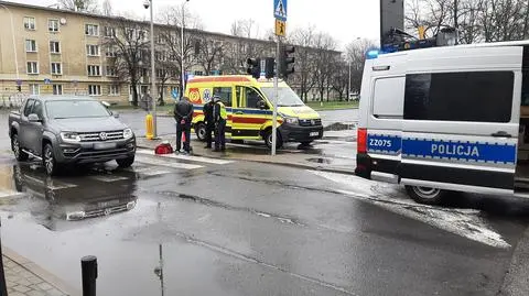 Piesza potrącona na przejściu z sygnalizacją