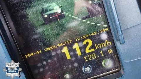 Kierowca przekroczył prędkość, był pijany i wiózł kilkuletnie dziecko