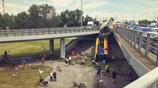 Autobus spadł z mostu Grota-Roweckiego