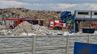 Pożar składowiska odpadów w Sokołowie 