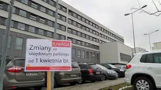 Parking tylko dla klientów urzędu