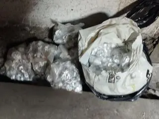 Policjanci zlikwidowali magazyn z narkotykami na Pradze