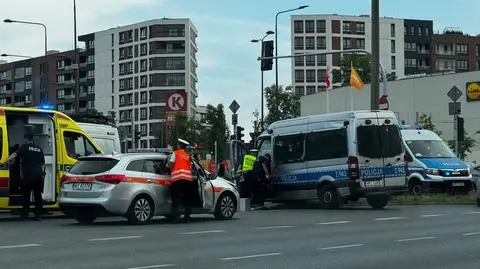 Betoniarka wjechała w radiowóz. Ośmiu policjantów rannych