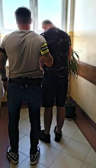 21-latek podawał się za policjanta i wystawił mandat seniorom