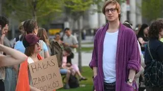 Happening MJN "Halo ja chcę spać"