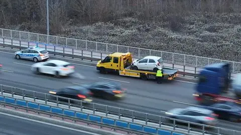 Wjechał w bariery na S2