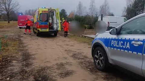 Ciął drewno, wciągnęła go maszyna. Mężczyzna nie przeżył