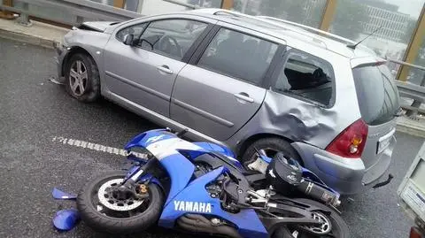 Wypadek na estakadzie, motocyklista w szpitalu