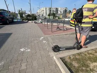 Potrącenie nastolatek na hulajnodze 