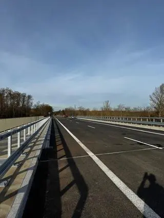 Nowy most nad Świdrem w ciągu DW801