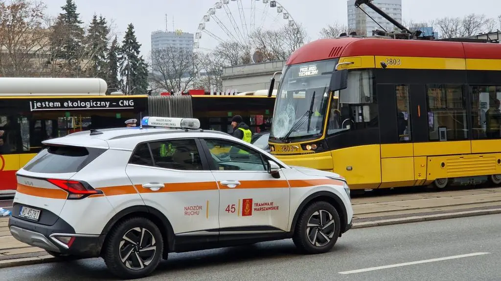 Potrącenie pieszego przez tramwaj. "Przechodził w miejscu niedozwolonym"