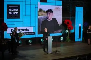 Kamil Mrozowicz podczas gali finałowej Nagrody POLIN 2025