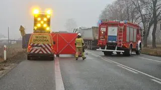 Zderzenie busa z tirem na DK 50