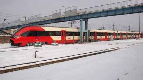 Śnieg zablokował pociągi 