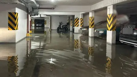 Zalany garaż przy ulicy Skarbka z Gór