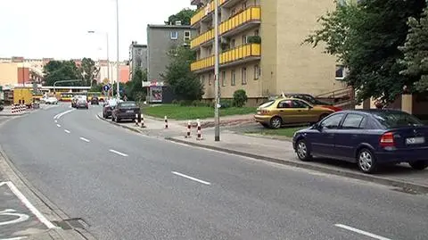 Dyskusja o wypadu na Ciołka Potrzebne słupki i parkingi