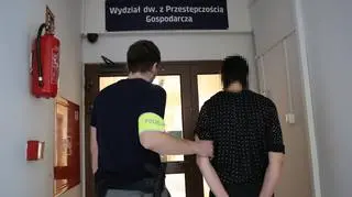 Policja rozbiła grupę handlującą lekami z morfiną