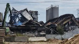 Działania służb po pożarze hali w Mińsku Mazowieckim