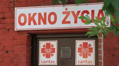 Sześciolatka znaleziona w oknie życia. Sąd zdecydował o przyszłości dziewczynki