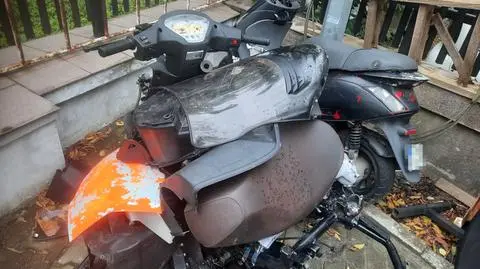 Rozmontowywali w krzakach skradziony skuter. Zatrzymał ich nocny patrol