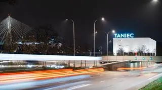 Neon już świeci. Pawilon nad Wisłą ma nową funkcję